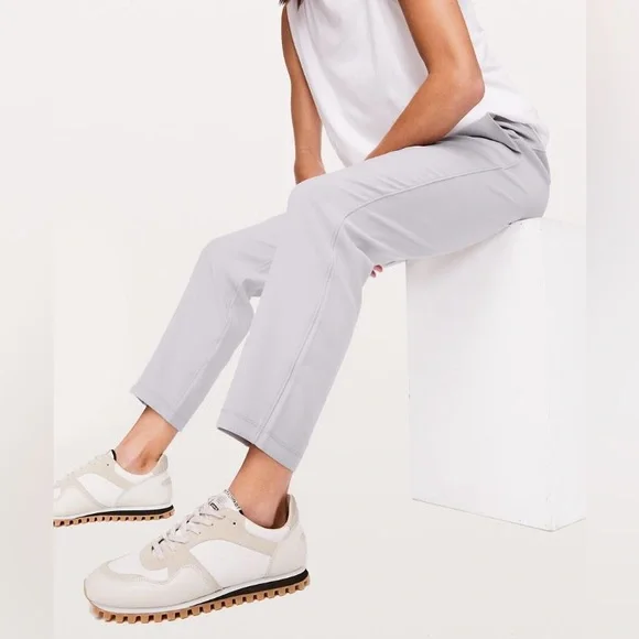 Lululemon On the Fly Pant 28” *Woven - Picture 3 of 9